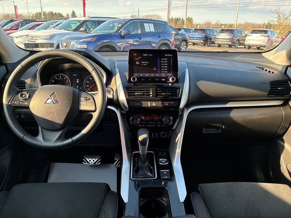 Used 2023 Mitsubishi Eclipse Cross SE image 18