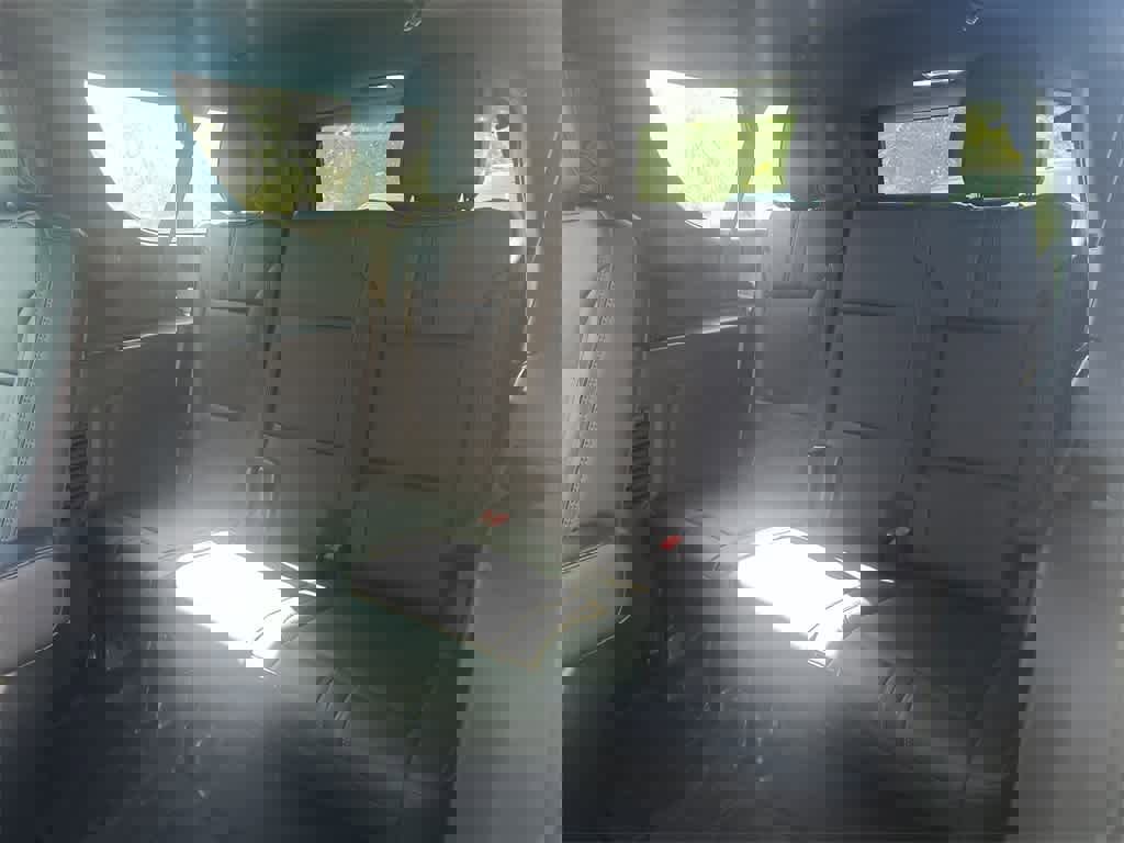 Used 2021 Chevrolet Suburban RST w/ Luxury Package image 22