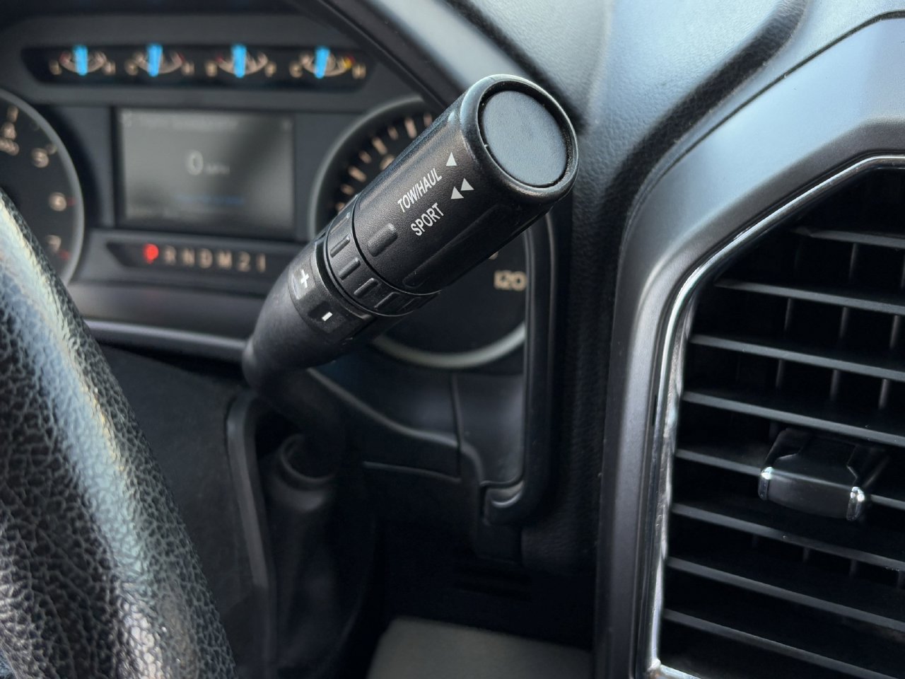 Used 2015 Ford F150 XLT w/ Equipment Group 302A Luxury RWD image 19
