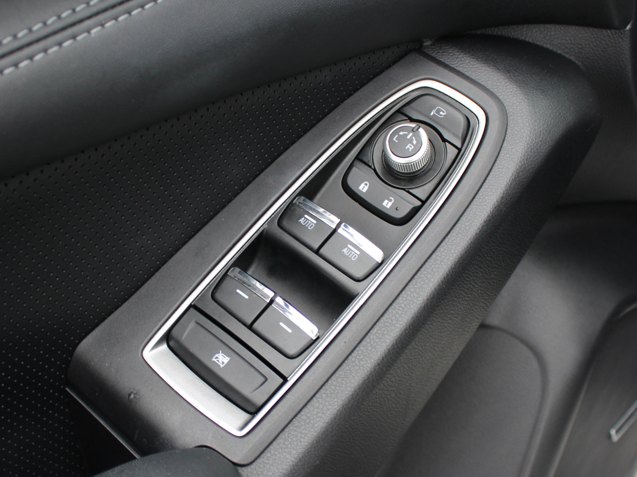 Used 2023 Subaru Ascent Touring image 32