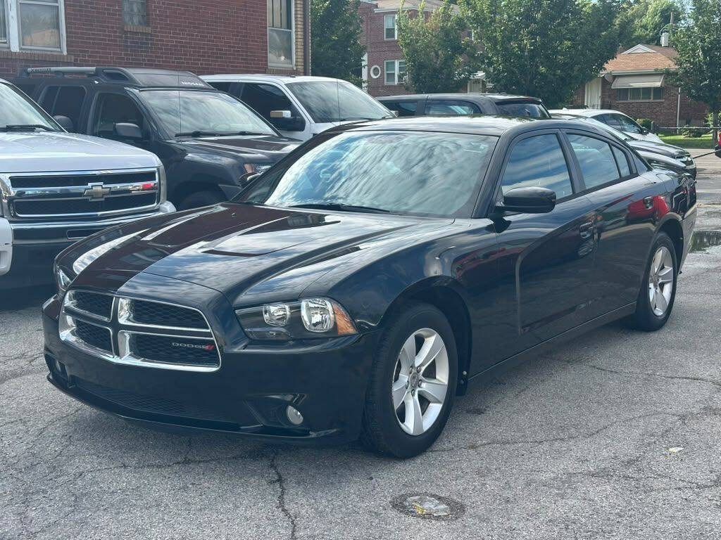 Used 2014 Dodge Charger SXT RWD image 3