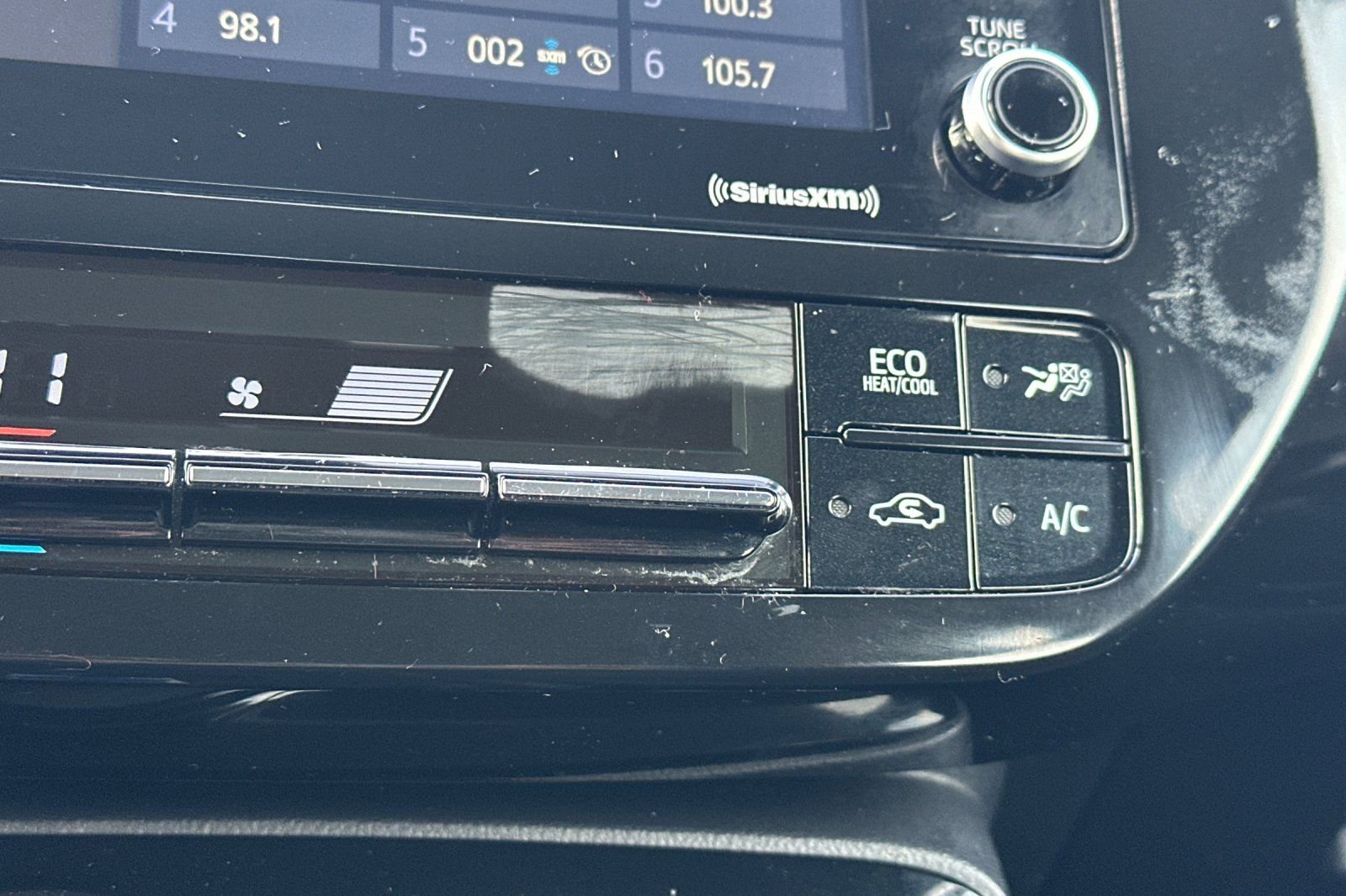 Certified 2022 Toyota Prius LE image 31