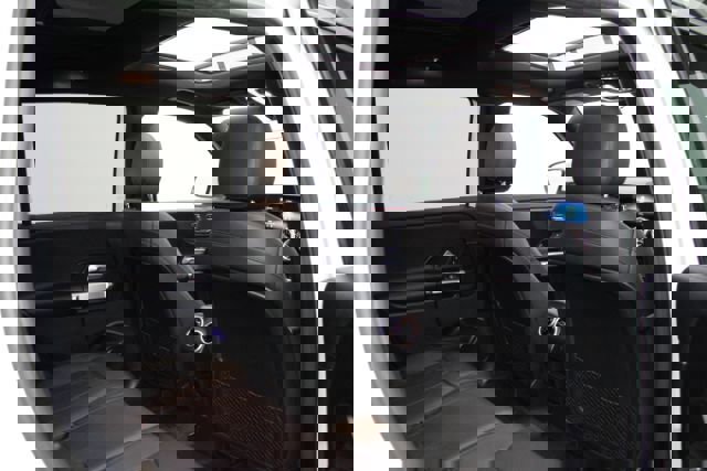 Used 2021 Mercedes-Benz GLB 250 4MATIC w/ Premium Package image 25