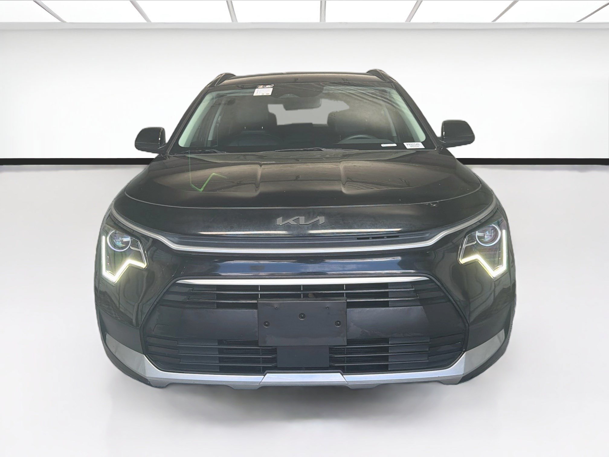Used 2023 Kia Niro EX FWD image 2