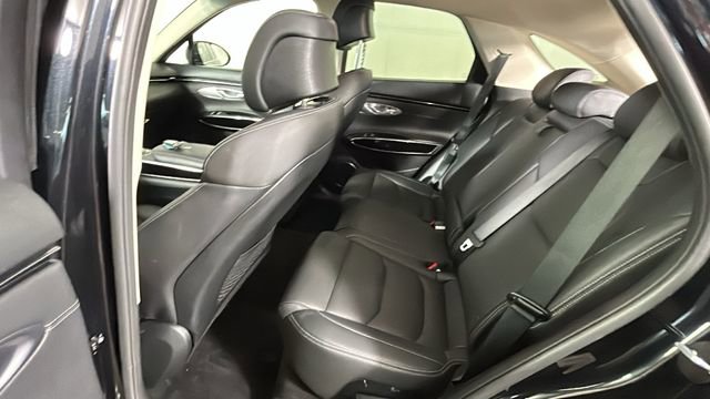 Used 2025 Genesis GV70 2.5T AWD/4WD image 27