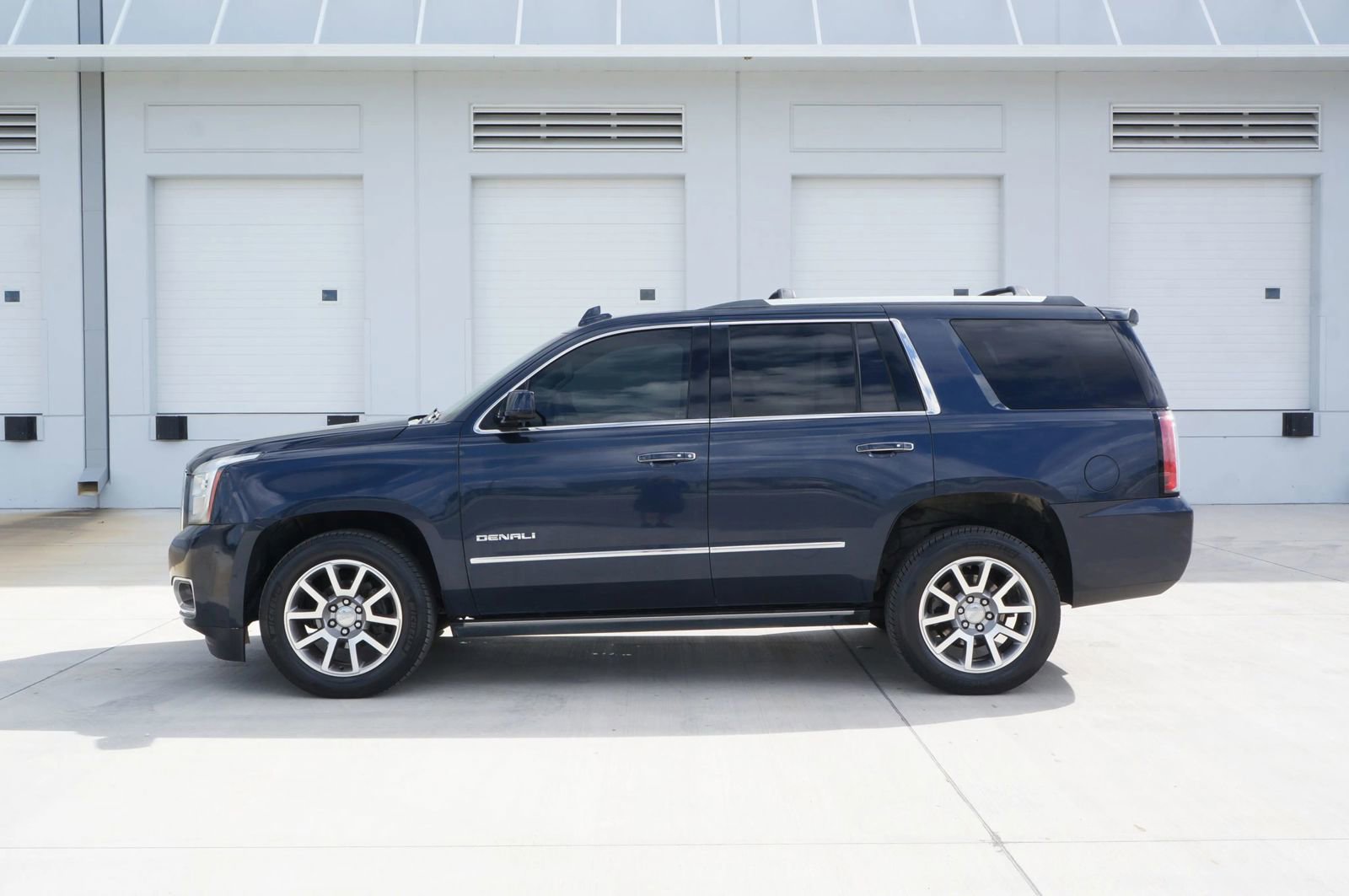 Used 2017 GMC Yukon Denali w/ Open Road Package image 7