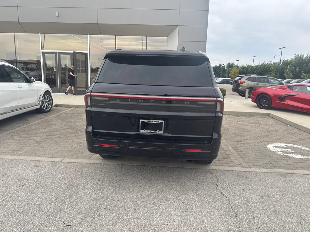 Used 2025 Lincoln Navigator Reserve w/ Jet Appearance Package AWD/4WD image 6