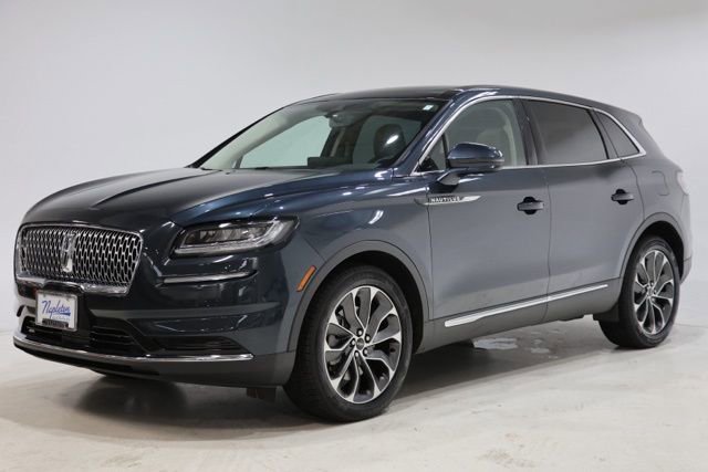 Used 2022 Lincoln Nautilus Reserve w/ Luxury Package AWD/4WD image 3