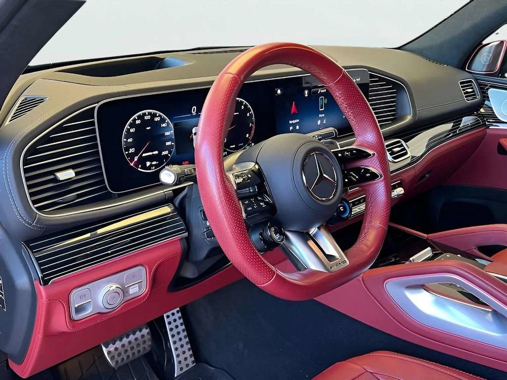 Used 2025 Mercedes-Benz GLS 63 AMG 4MATIC image 13