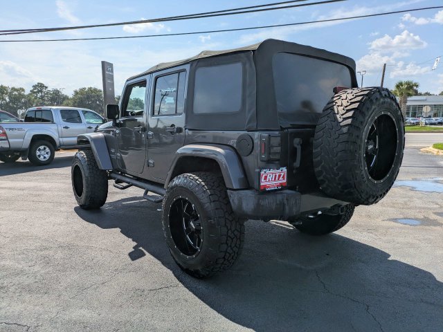 Used 2017 Jeep Wrangler Unlimited Sahara w/ Connectivity Group AWD/4WD image 7