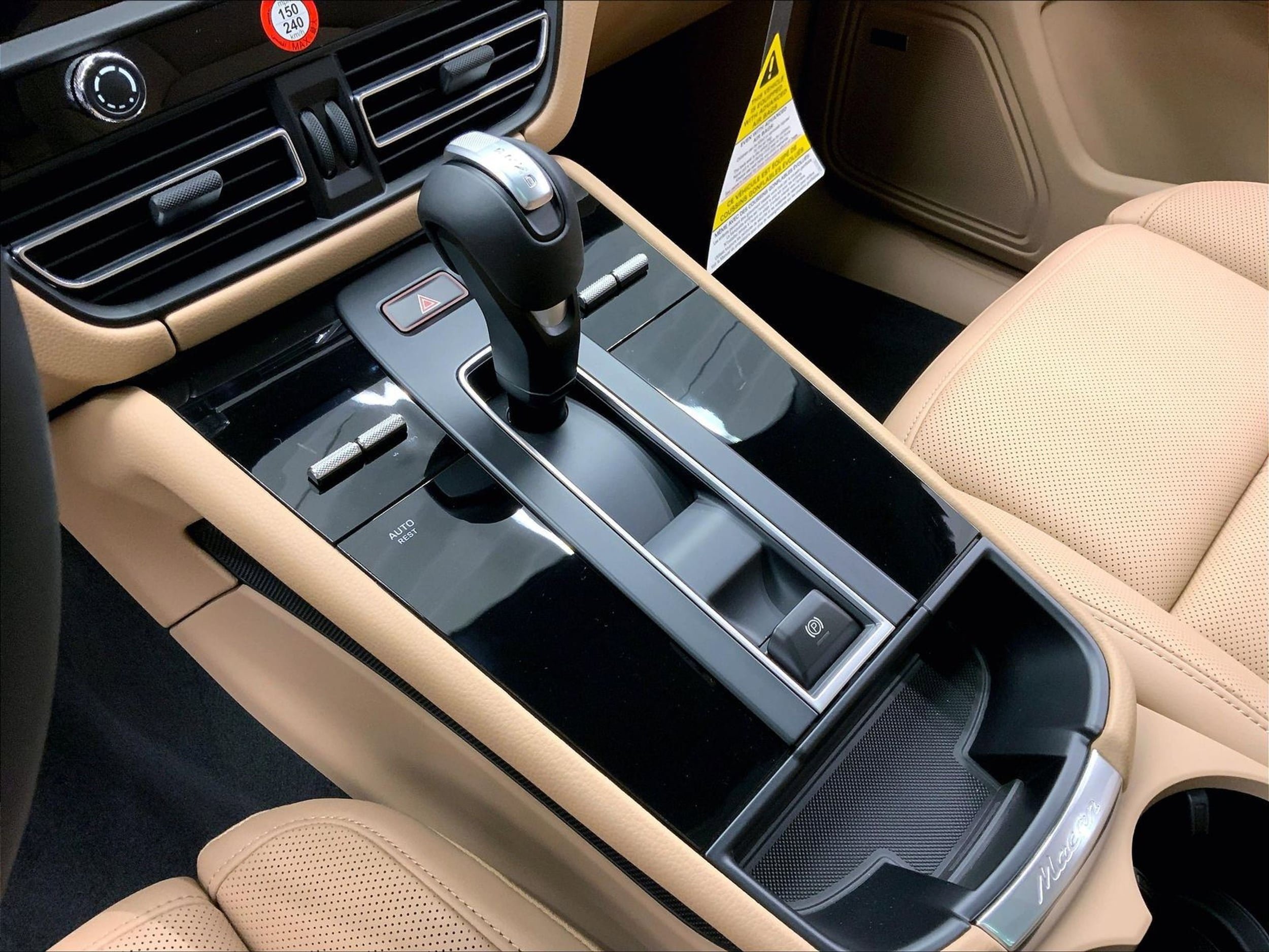 New 2026 Porsche Macan AWD/4WD image 16