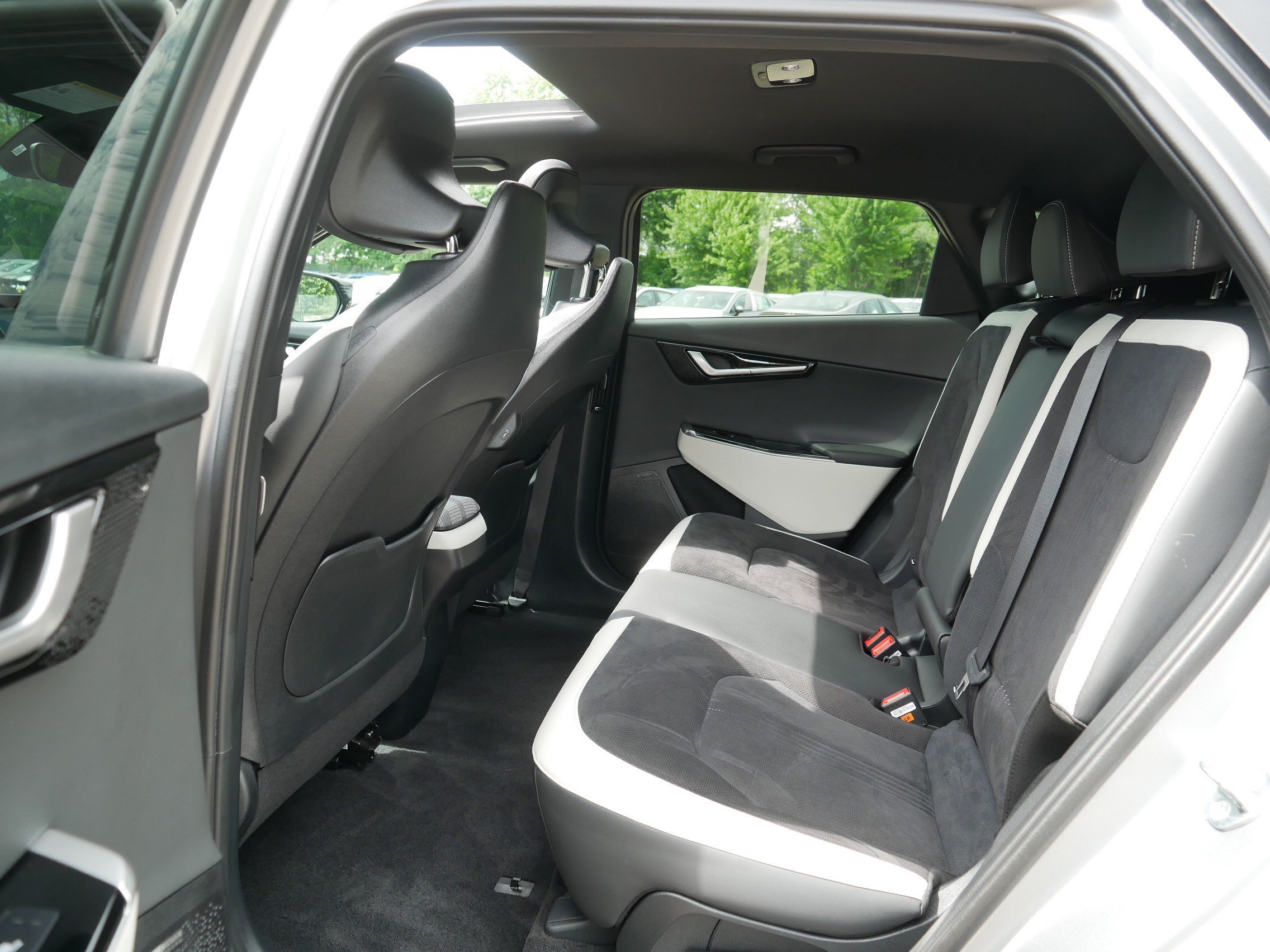 Certified 2023 Kia EV6 GT-Line w/ GT-Line Suede Seat Package AWD/4WD image 34