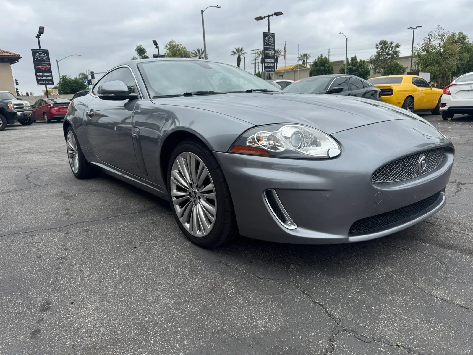 Used 2010 Jaguar XK Coupe RWD image 3