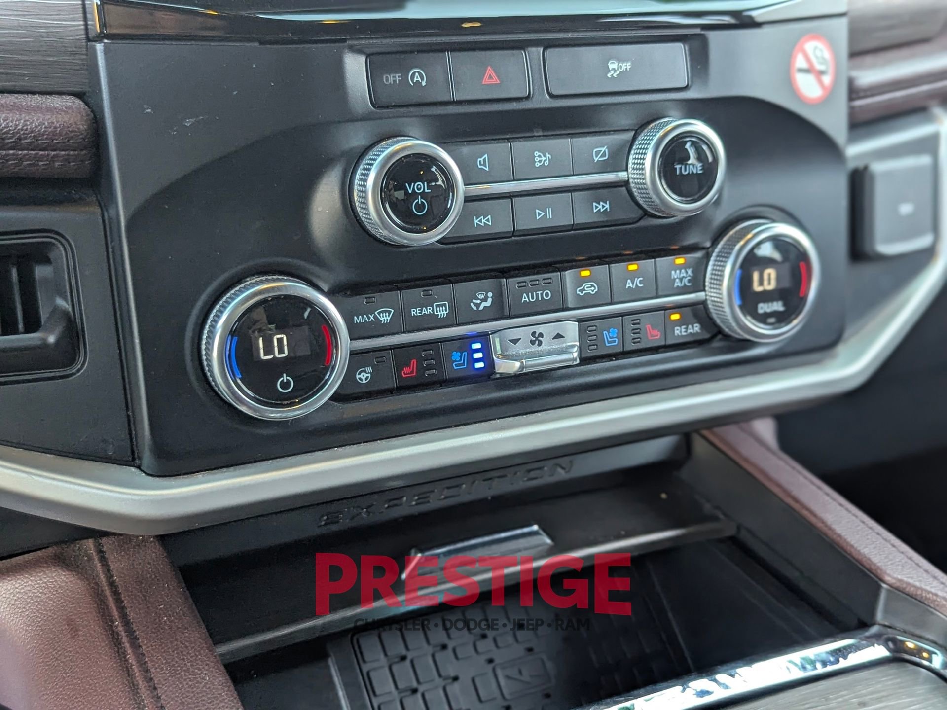 Used 2024 Ford Expedition Limited RWD image 24