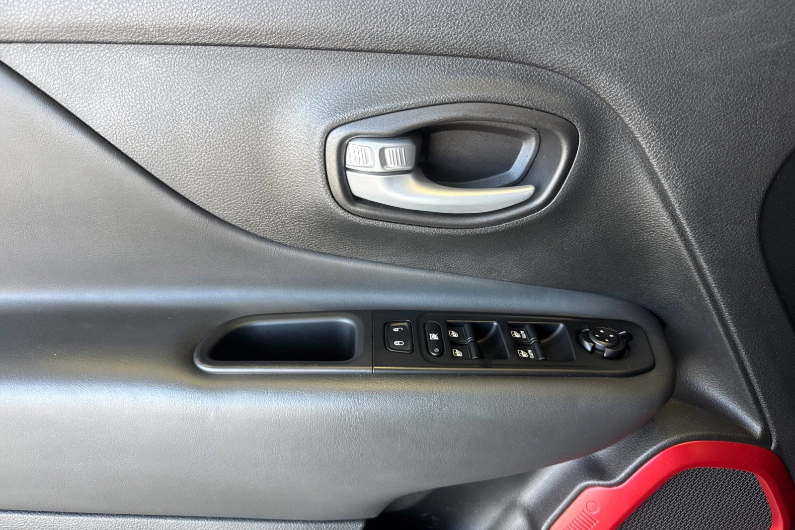 Used 2023 Jeep Renegade Trailhawk AWD/4WD image 13