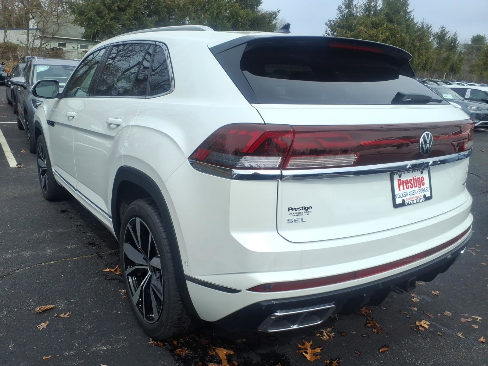 New 2026 Volkswagen Atlas Cross Sport SEL Premium R-Line image 3