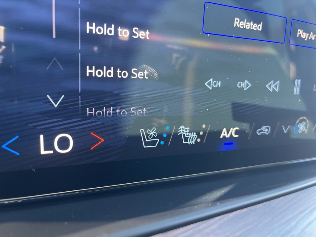 New 2026 Chevrolet Suburban Premier image 29