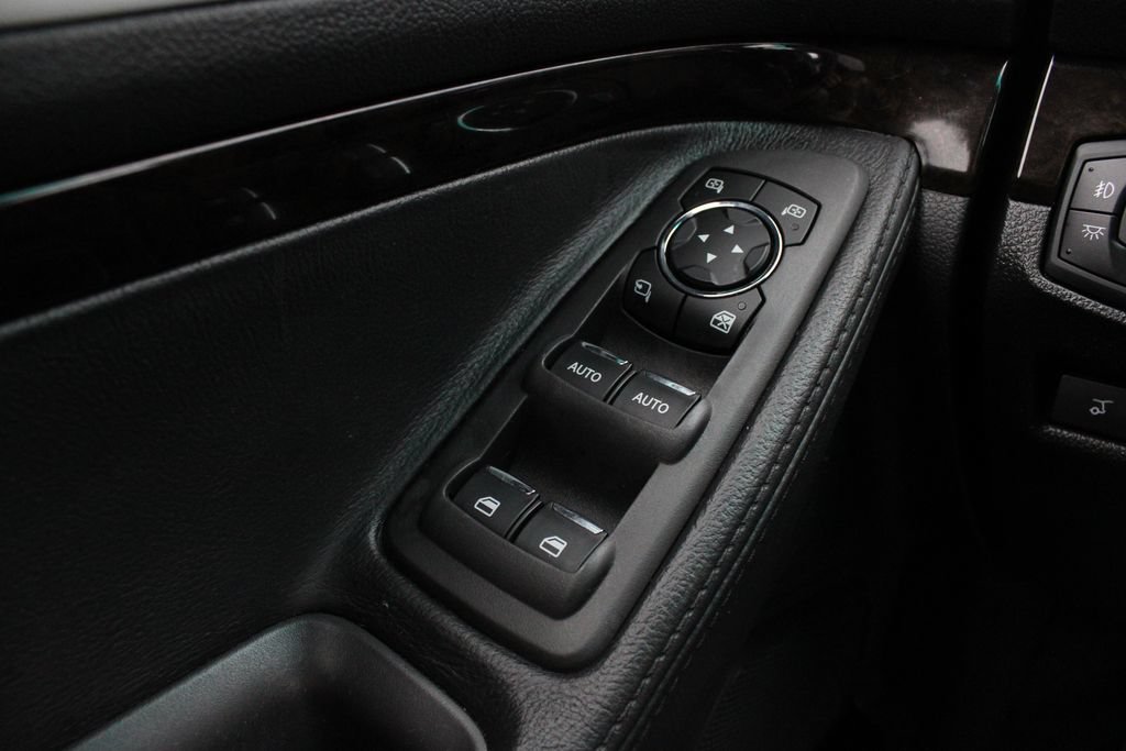 Used 2015 Ford Explorer Limited w/ Equipment Group 302A AWD/4WD image 8