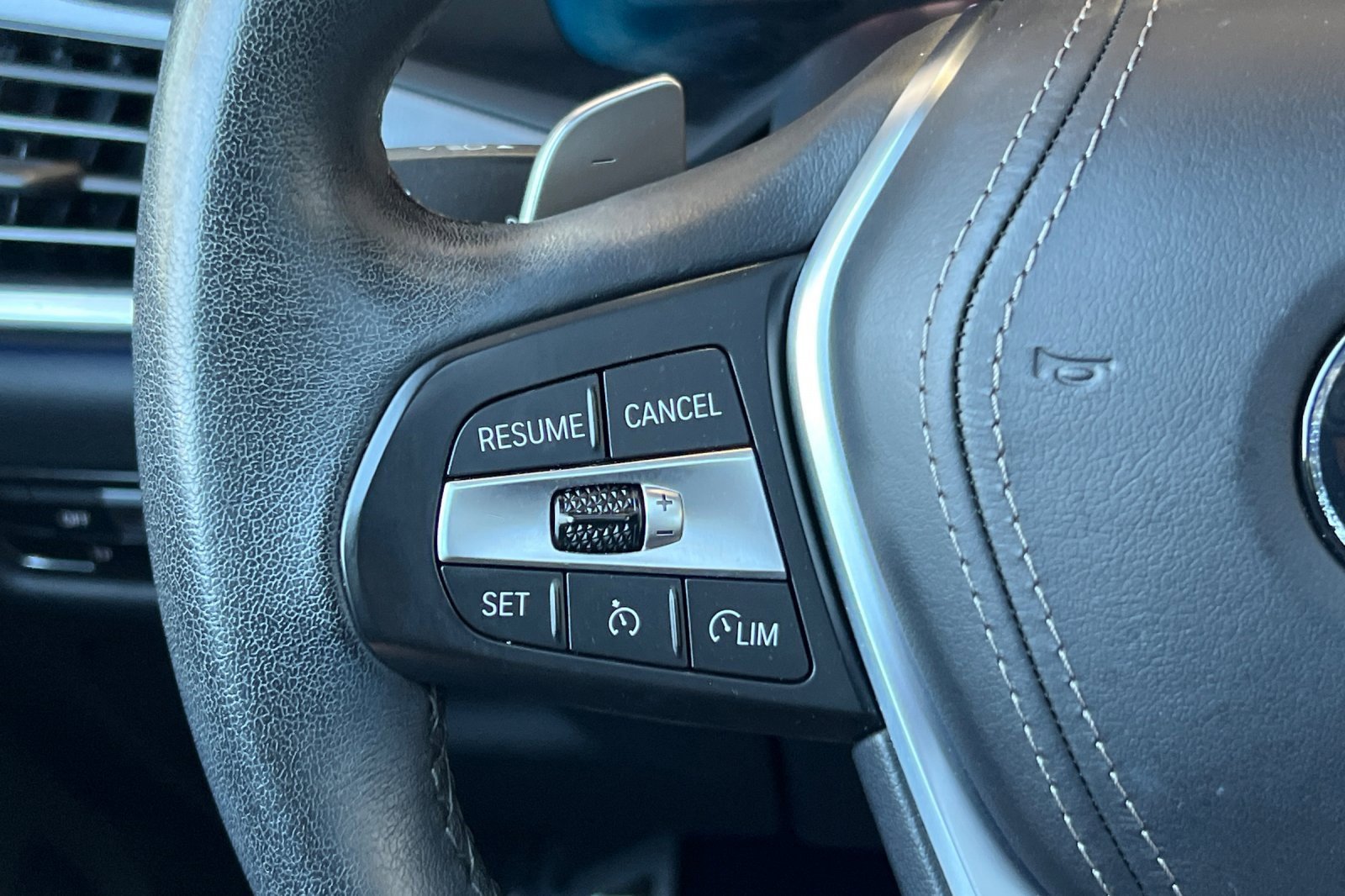 Used 2022 BMW X5 sDrive40i w/ Parking Assistance Package image 35