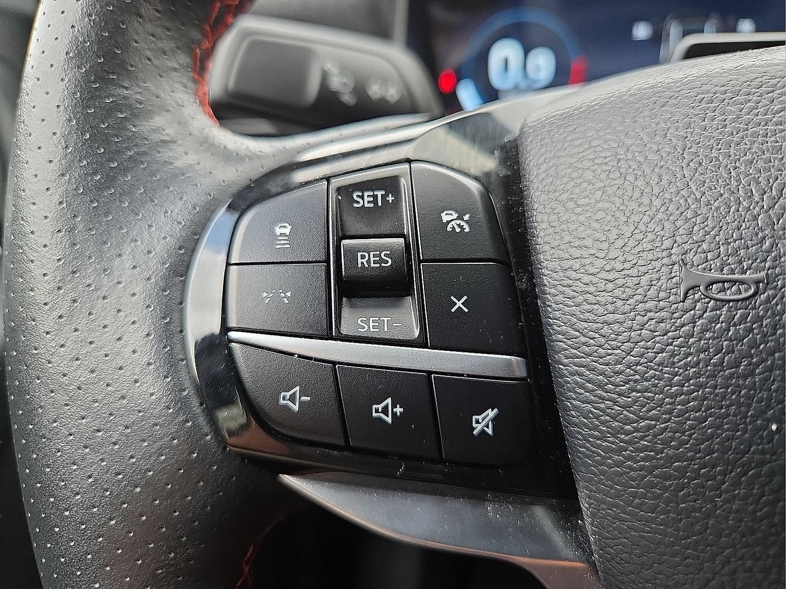 Used 2025 Ford Explorer ST-Line w/ ST-Line Street Pack AWD/4WD image 19