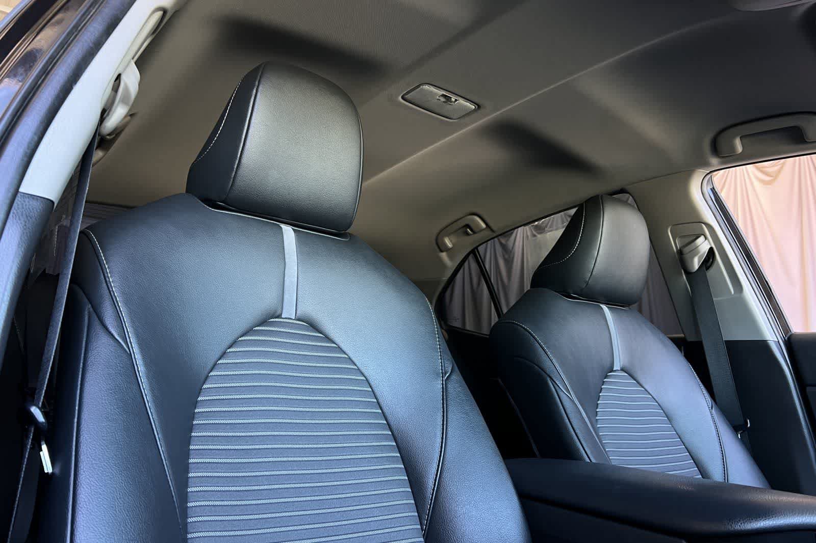 Used 2019 Toyota Camry SE FWD image 18
