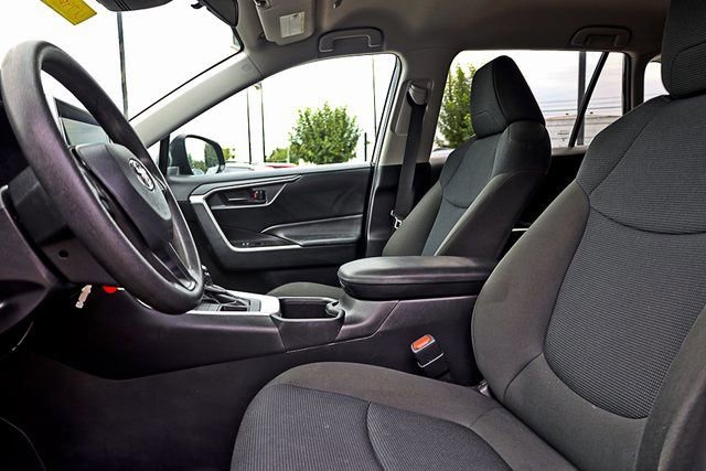 Used 2024 Toyota RAV4 LE image 28