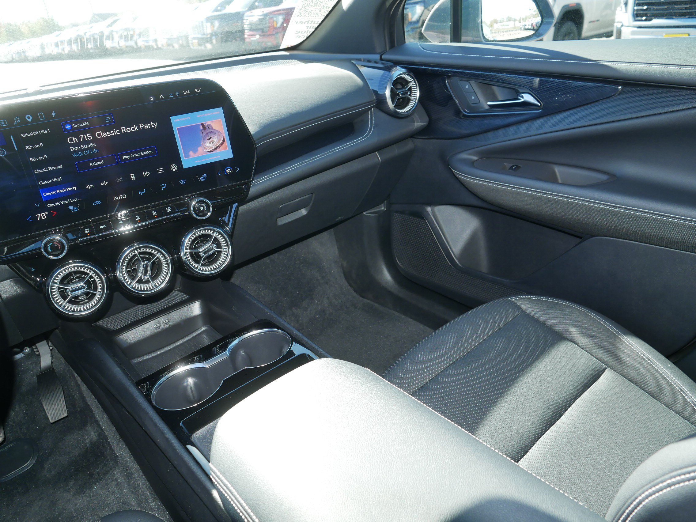 Used 2024 Chevrolet Blazer EV LT AWD/4WD image 11