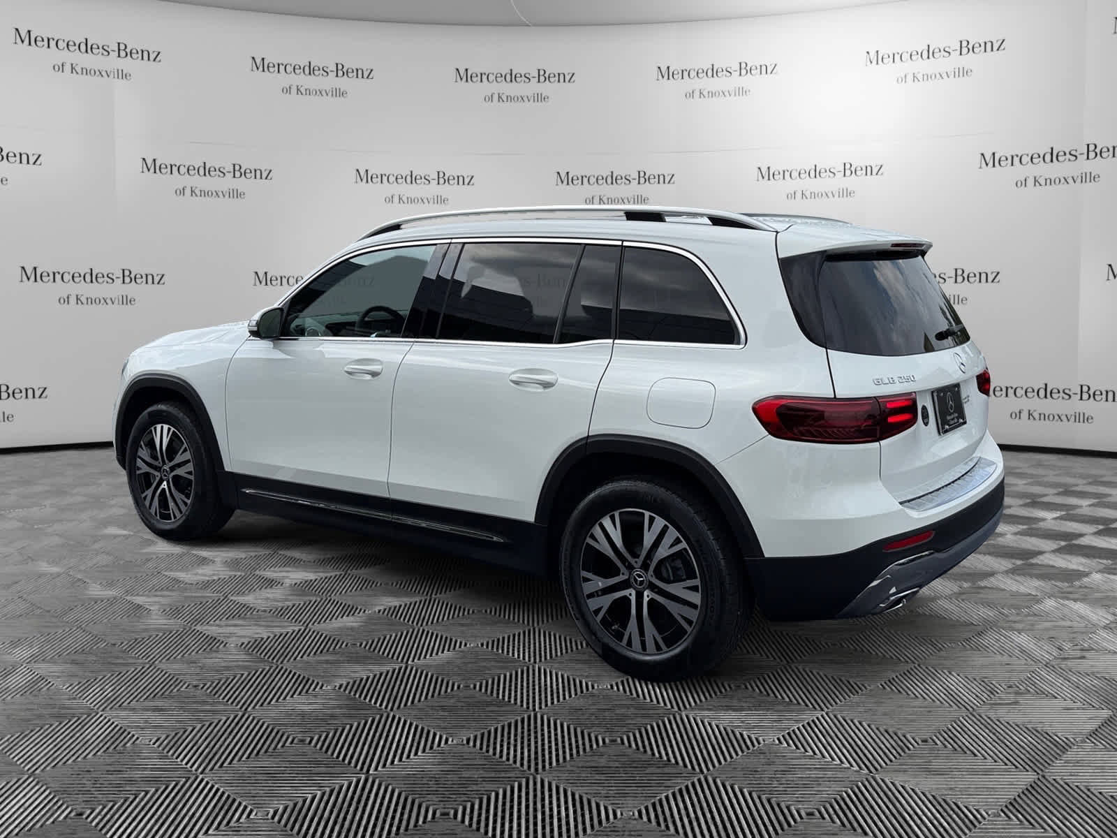 New 2026 Mercedes-Benz GLB 250 4MATIC image 3