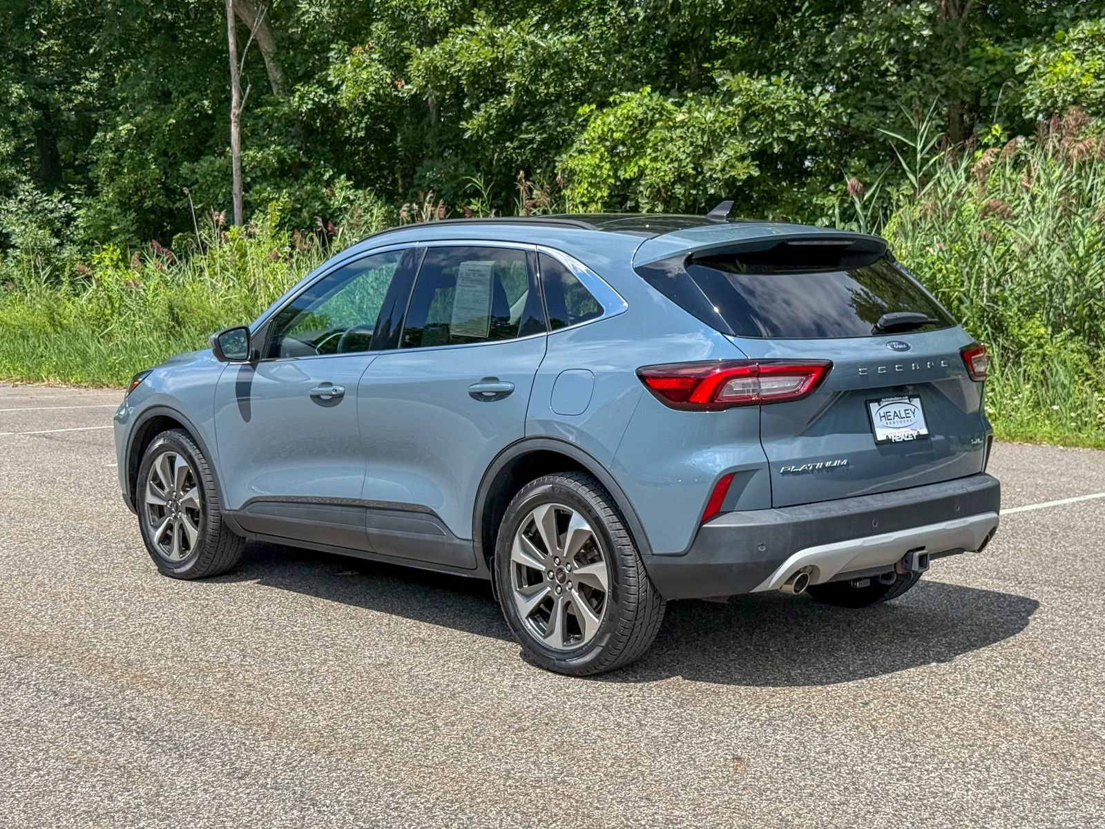Certified 2023 Ford Escape Platinum w/ Class II Trailer Tow Package AWD/4WD image 4