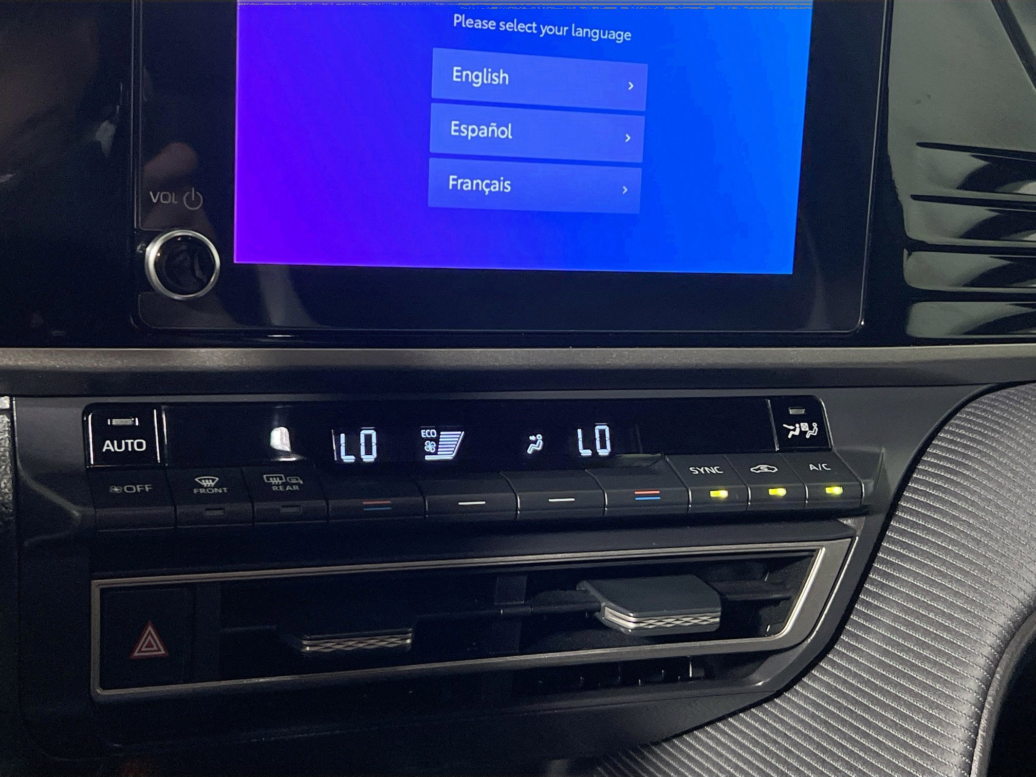 Used 2025 Toyota Camry SE w/ Convenience Package FWD image 27