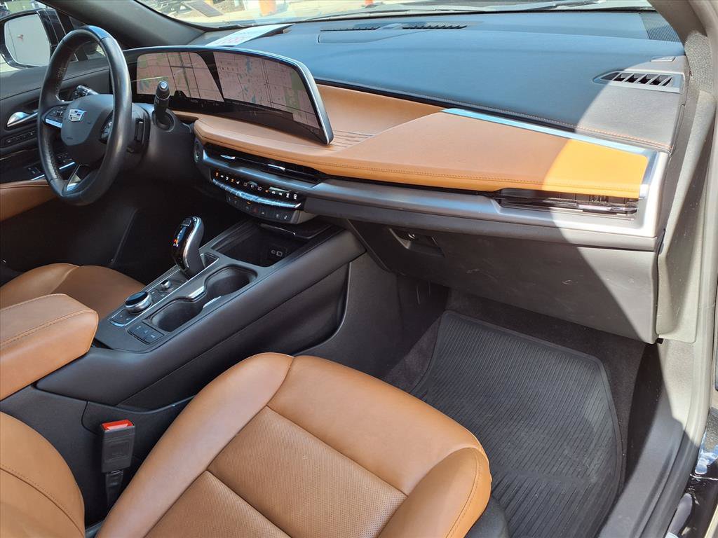 Used 2024 Cadillac XT4 Premium Luxury FWD image 8