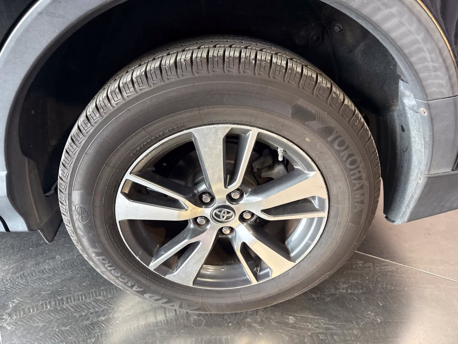 Used 2018 Toyota RAV4 XLE FWD image 10