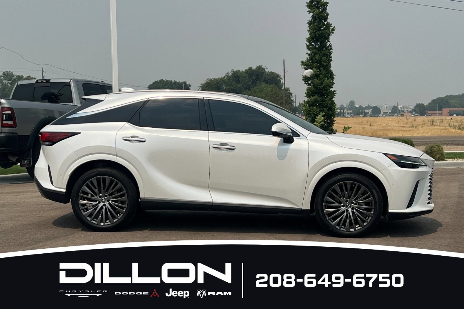 Used 2024 Lexus RX 350 AWD w/ Convenience Package image 3