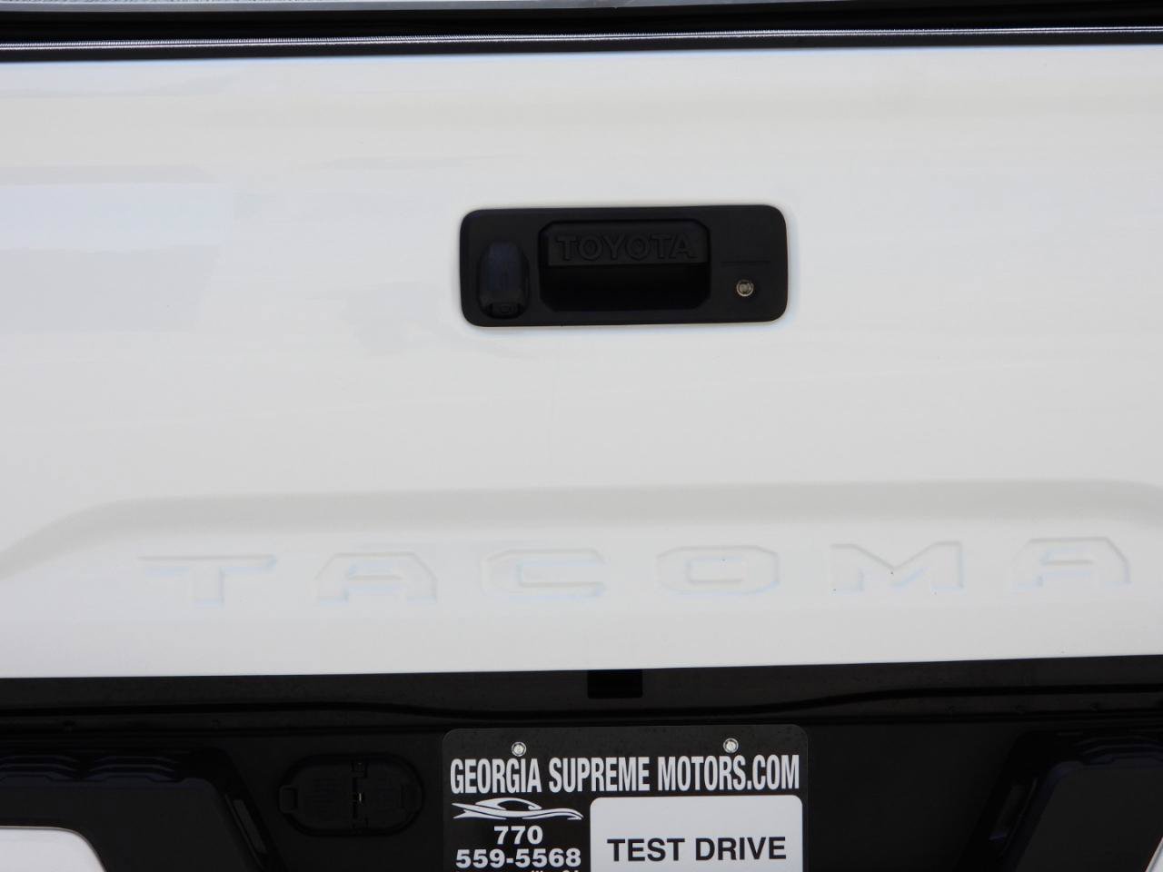 Used 2022 Toyota Tacoma SR5 w/ Technology Package RWD image 27