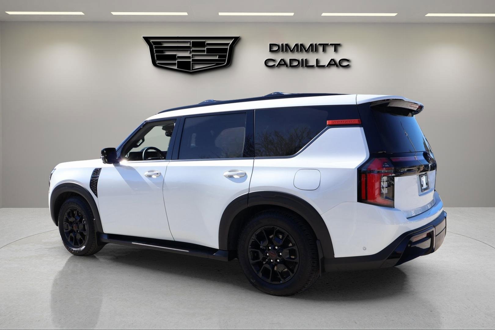Used 2025 Nissan Armada PRO-4X w/ Pro-4X Premium Package image 3