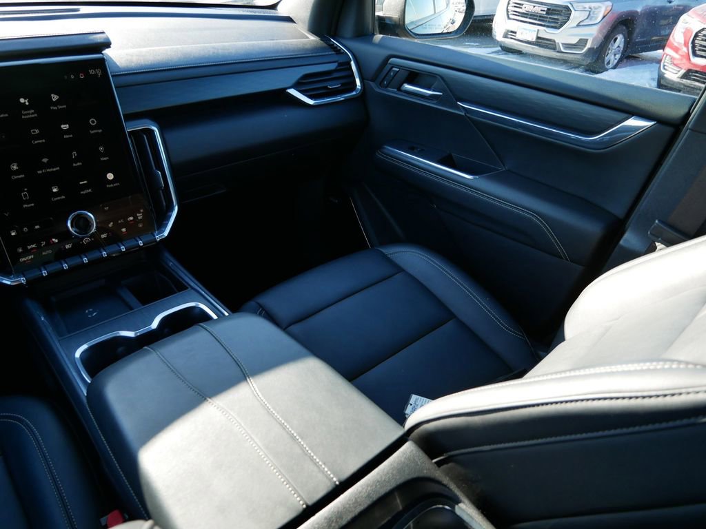 Used 2024 GMC Acadia Elevation image 15