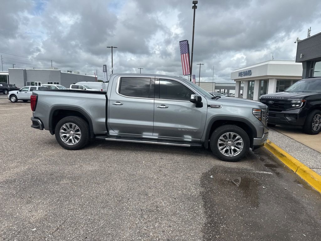 Used 2025 GMC Sierra 1500 Denali AWD/4WD image 17