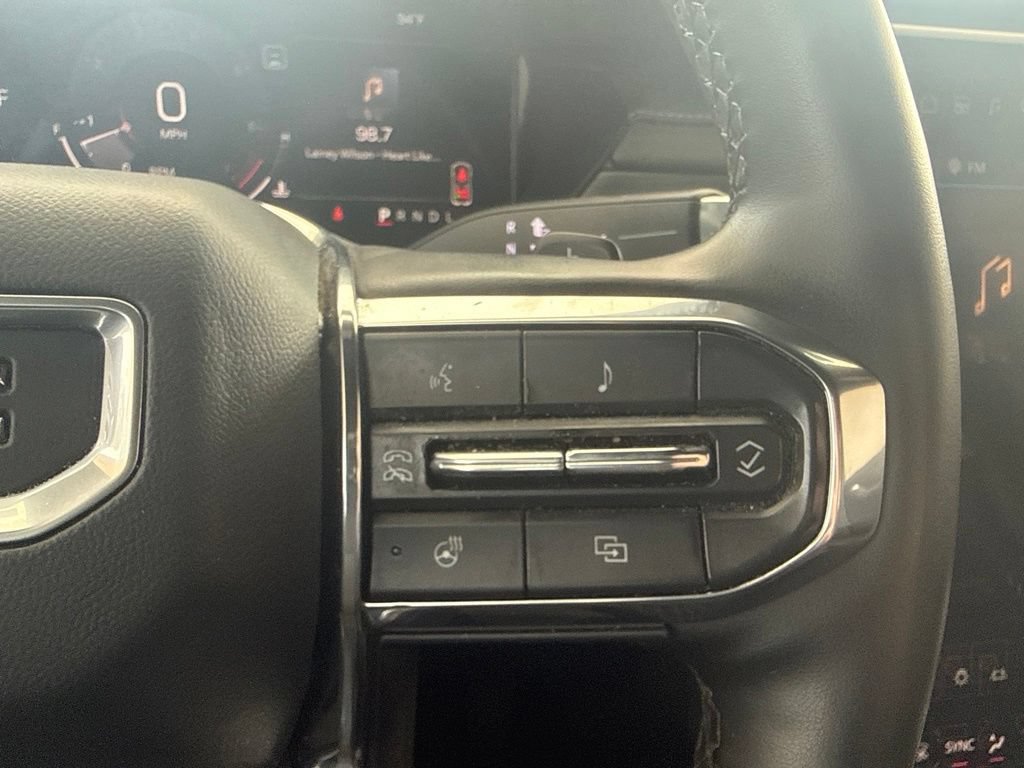 Used 2025 GMC Acadia Elevation FWD image 25