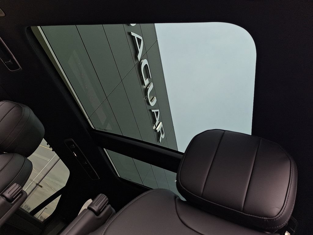 New 2026 Land Rover Range Rover Sport Dynamic SE AWD/4WD image 10