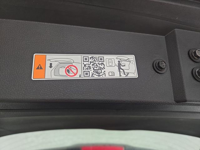 Used 2025 Toyota Highlander XLE image 34