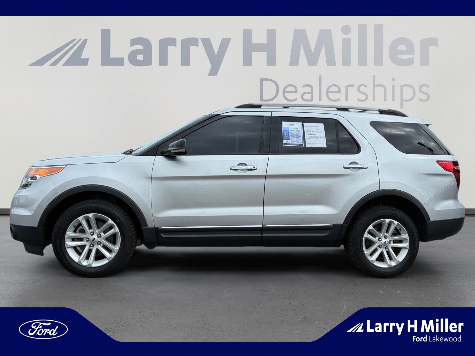 Used 2013 Ford Explorer XLT AWD/4WD image 2