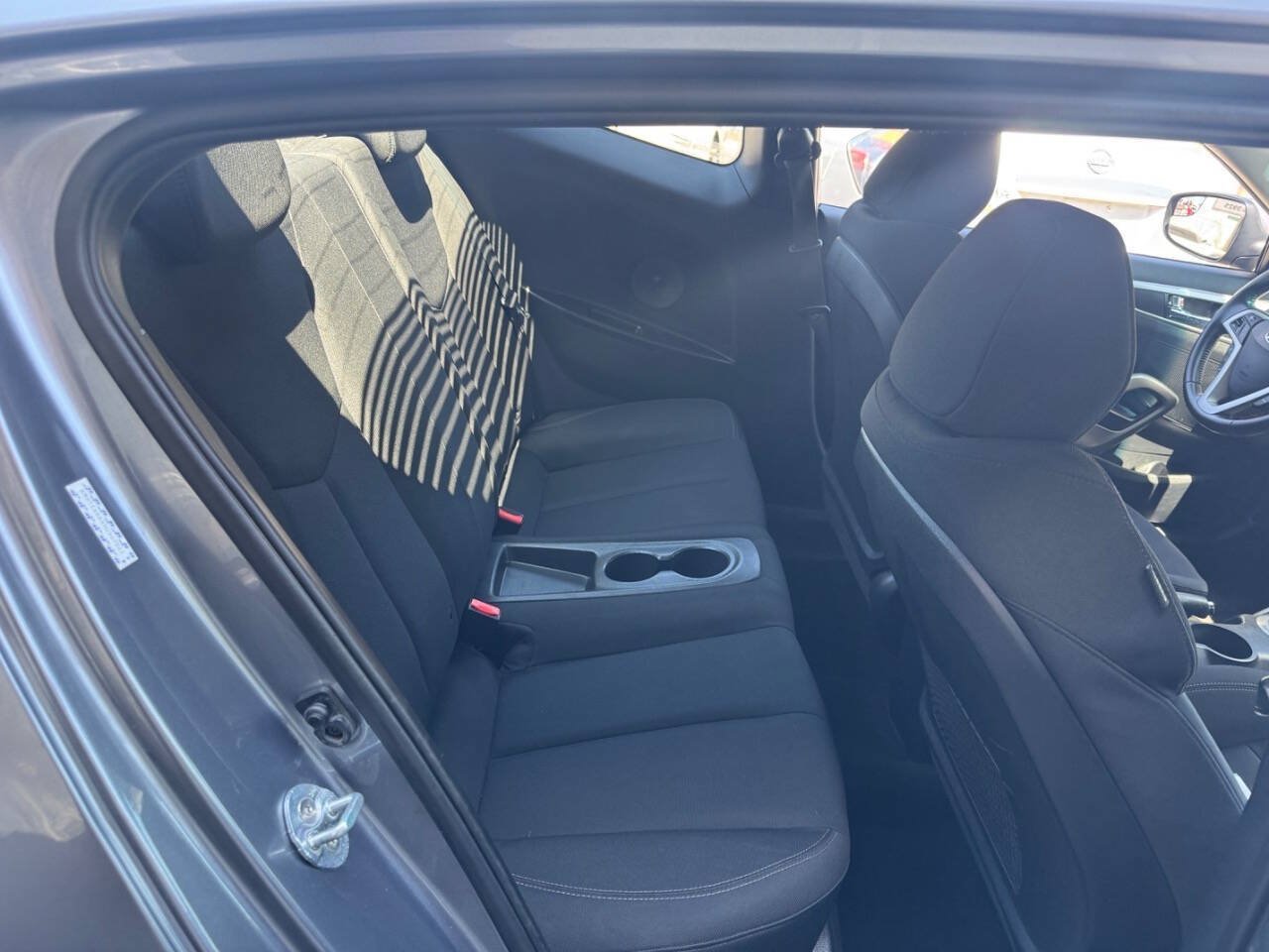 Used 2017 Hyundai Veloster FWD image 17