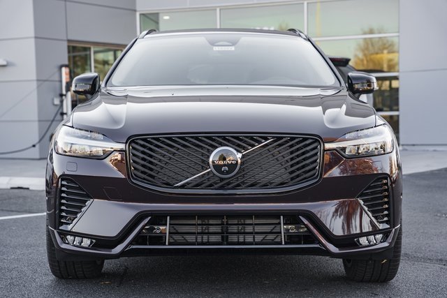 New 2026 Volvo XC60 B5 Ultra w/ Protection Package Premier image 2