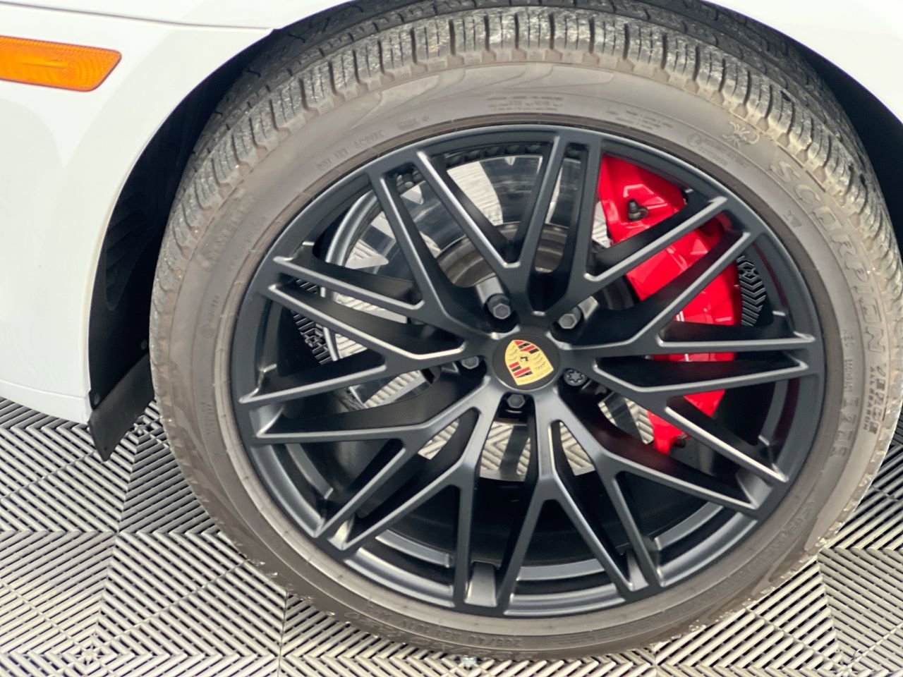 Used 2024 Porsche Macan GTS AWD/4WD image 11