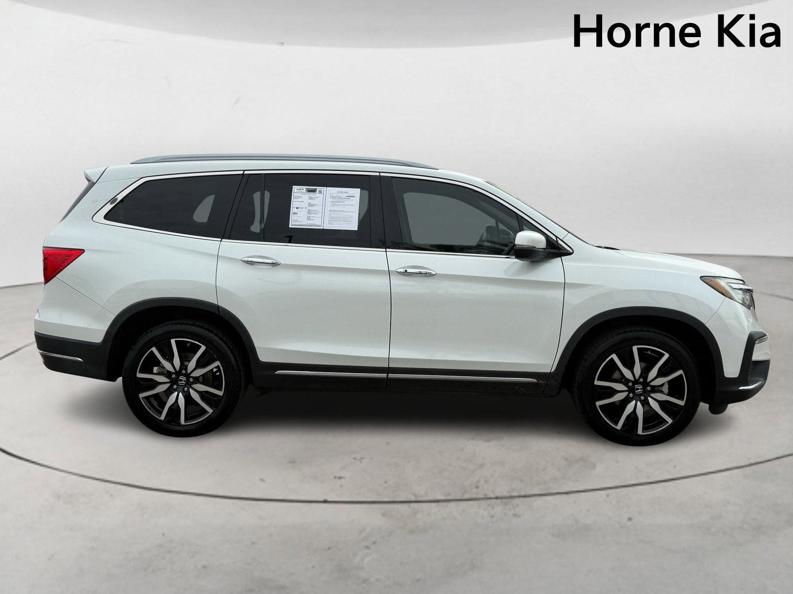 Used 2020 Honda Pilot Touring image 3
