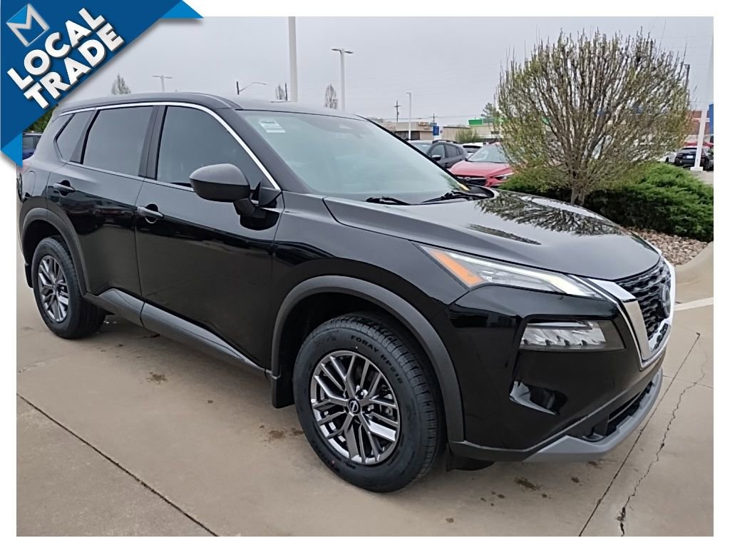Used 2023 Nissan Rogue S AWD/4WD image 5