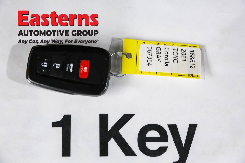 Used 2021 Toyota Corolla SE w/ SE Premium Package FWD image 25