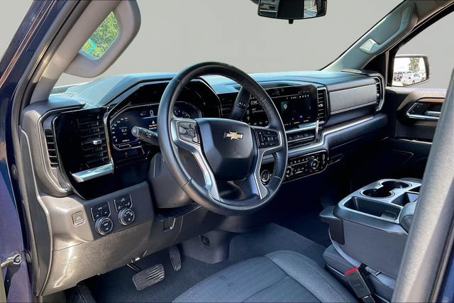 Used 2023 Chevrolet Silverado 1500 LT AWD/4WD image 12