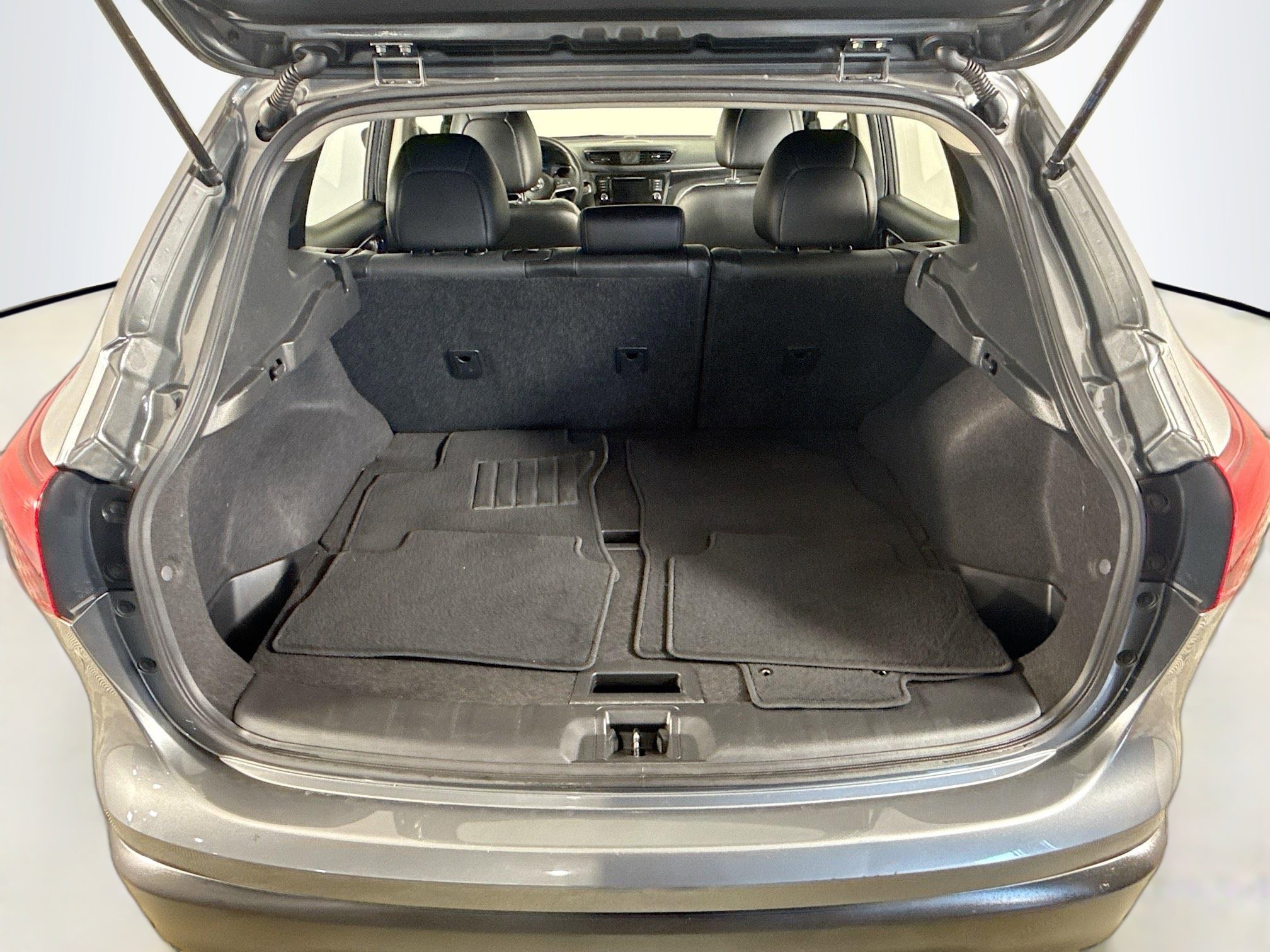 Used 2019 Nissan Rogue Sport SL w/ Premium Package image 35