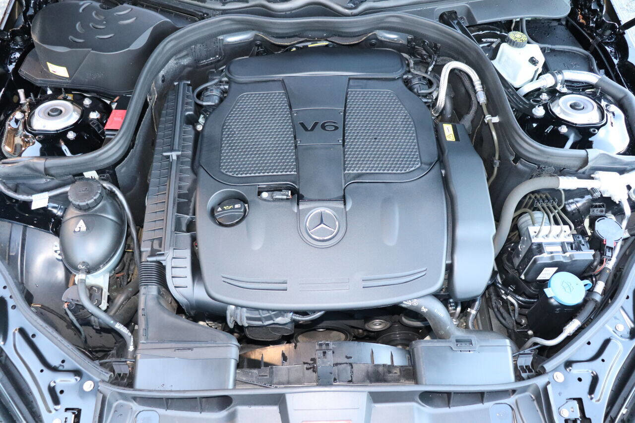 Used 2013 Mercedes-Benz E 350 Sedan image 16